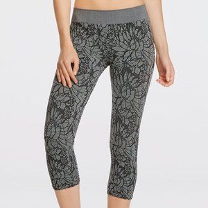 Fabletics Sebastian Seamless Floral Cropped Capri Tight Small